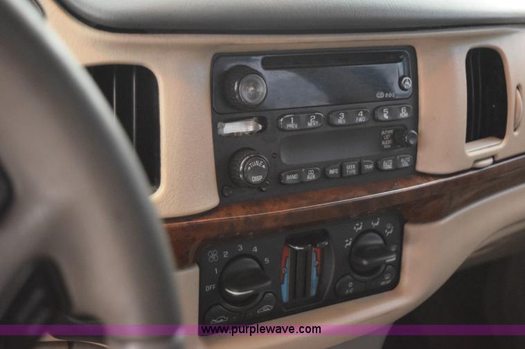 image for item I8572 2000 Chevrolet Impala LS