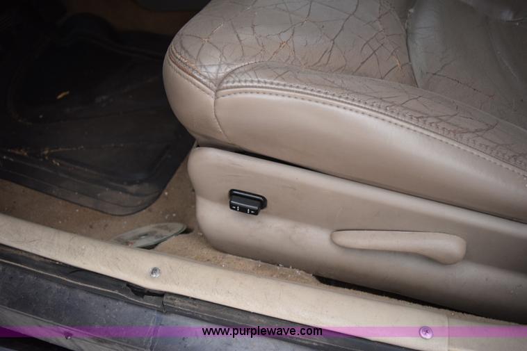image for item I8572 2000 Chevrolet Impala LS