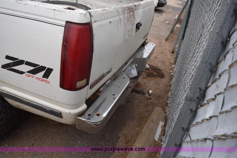 image for item I8574 1992 GMC Sierra 1500 pickup truck