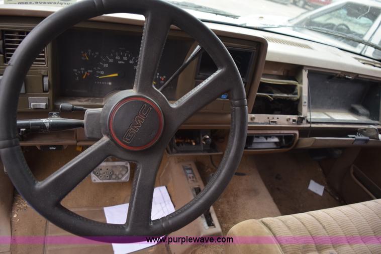 image for item I8574 1992 GMC Sierra 1500 pickup truck