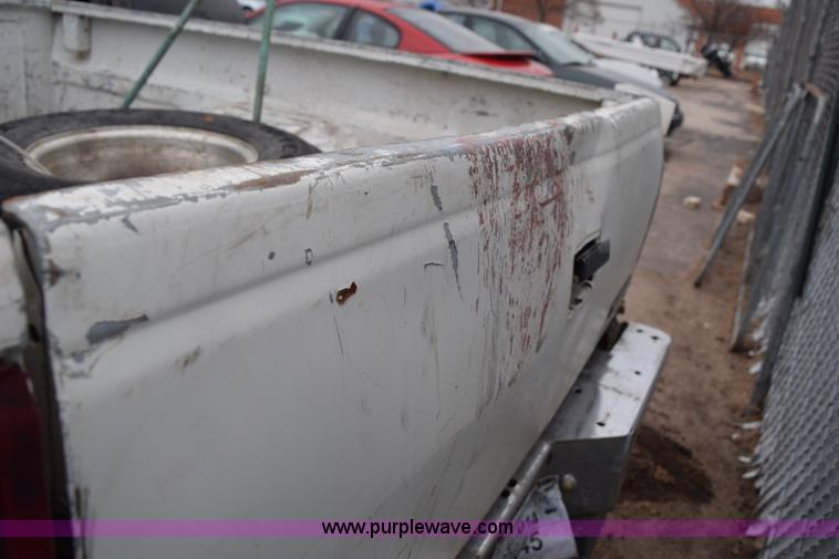 image for item I8574 1992 GMC Sierra 1500 pickup truck