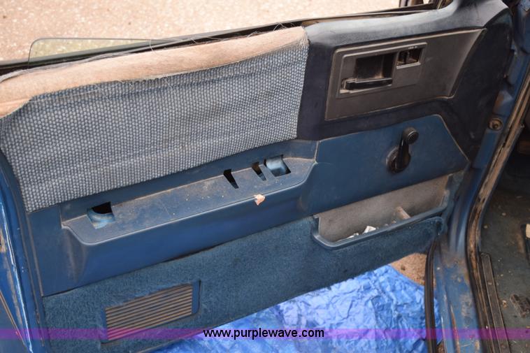 image for item I8575 1988 Chevrolet S10 Ext. Cab pickup truck