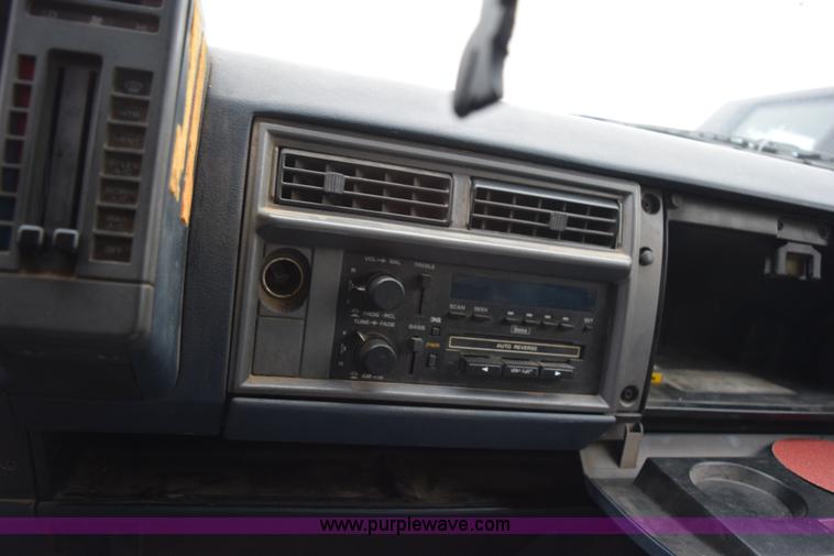 image for item I8575 1988 Chevrolet S10 Ext. Cab pickup truck