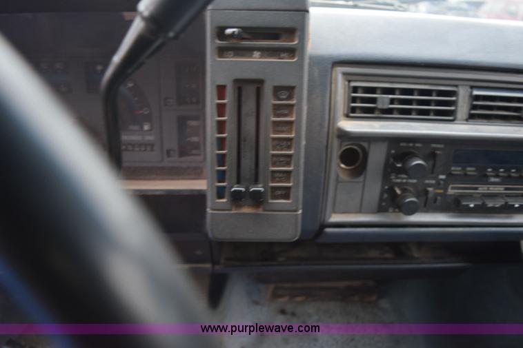 image for item I8575 1988 Chevrolet S10 Ext. Cab pickup truck