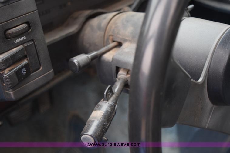 image for item I8575 1988 Chevrolet S10 Ext. Cab pickup truck