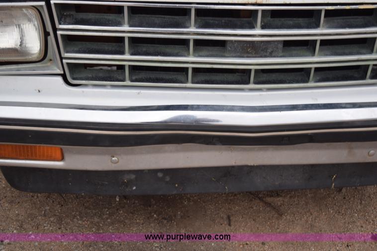 image for item I8575 1988 Chevrolet S10 Ext. Cab pickup truck