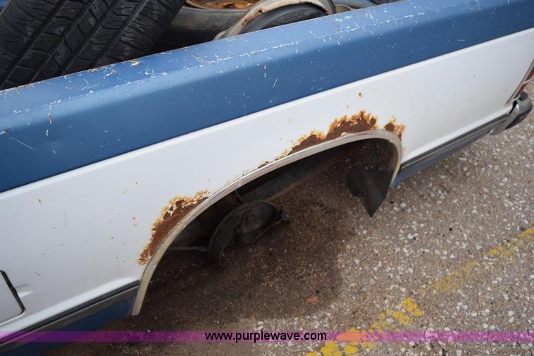 image for item I8575 1988 Chevrolet S10 Ext. Cab pickup truck