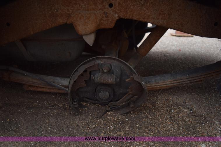 image for item I8575 1988 Chevrolet S10 Ext. Cab pickup truck