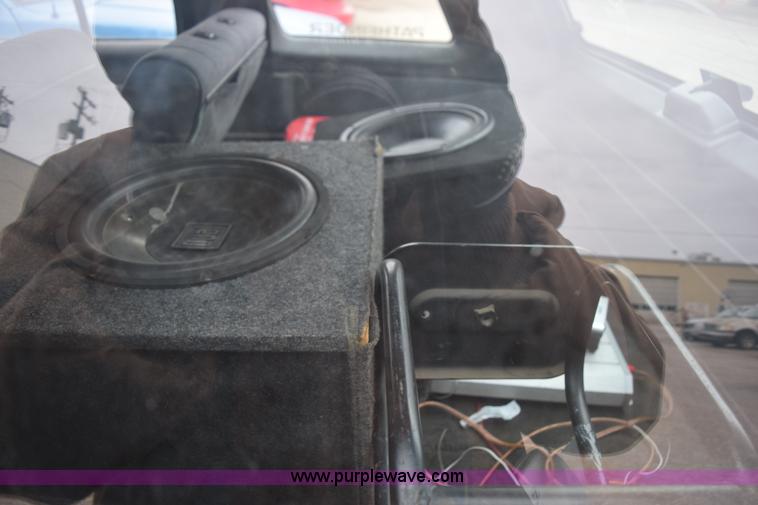 image for item I8576 1995 Nissan Pathfinder SUV