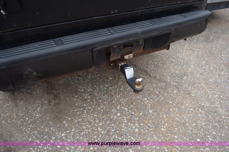 image for item I8576 1995 Nissan Pathfinder SUV