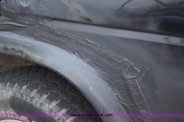 image for item I8576 1995 Nissan Pathfinder SUV