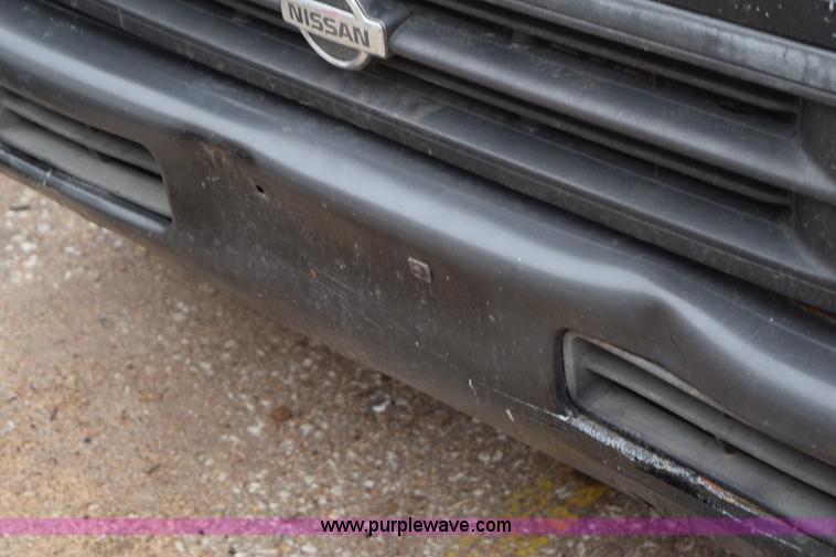 image for item I8576 1995 Nissan Pathfinder SUV