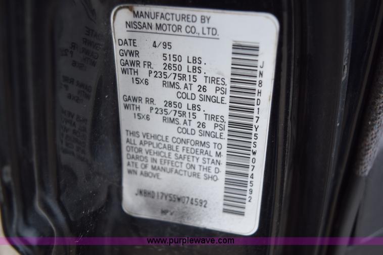 image for item I8576 1995 Nissan Pathfinder SUV