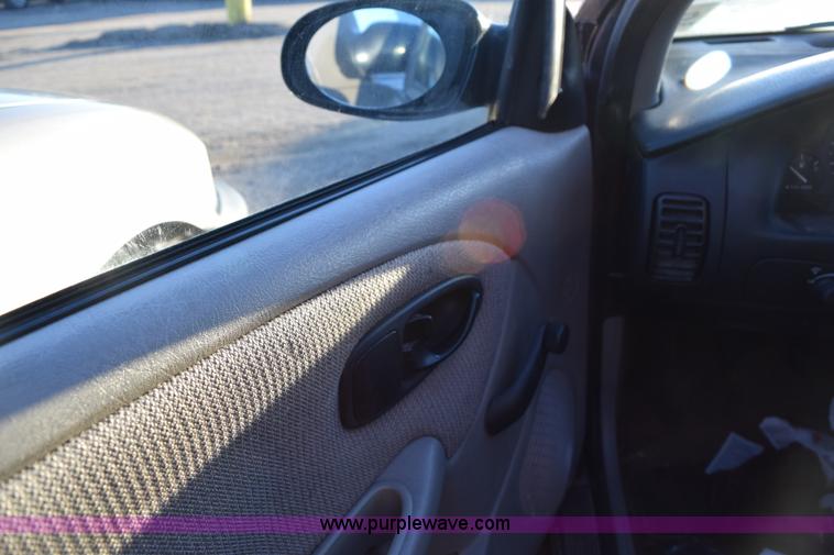 image for item I8614 2000 Saturn SL