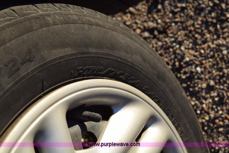 image for item I8614 2000 Saturn SL