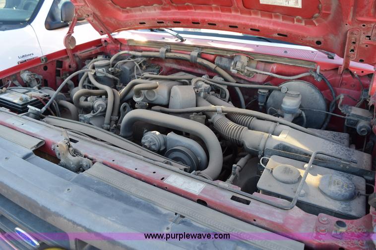 image for item I8616 1993 Ford F150 XL pickup truck