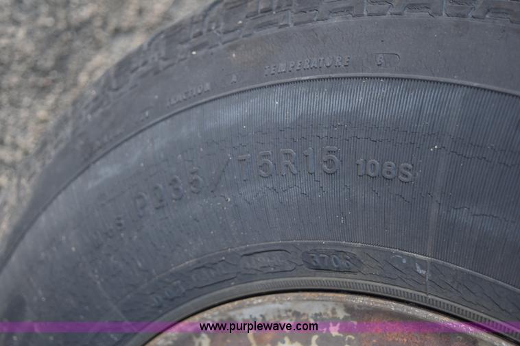 image for item I8616 1993 Ford F150 XL pickup truck