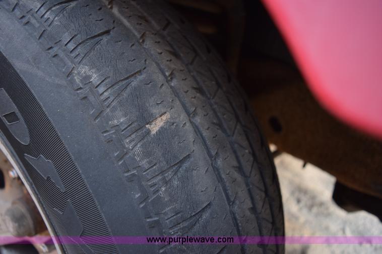 image for item I8616 1993 Ford F150 XL pickup truck