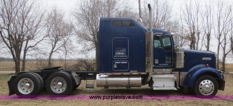 image for item D2238 1996 Kenworth W900L semi truck