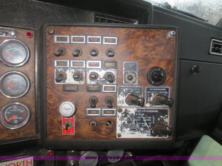 image for item D2238 1996 Kenworth W900L semi truck