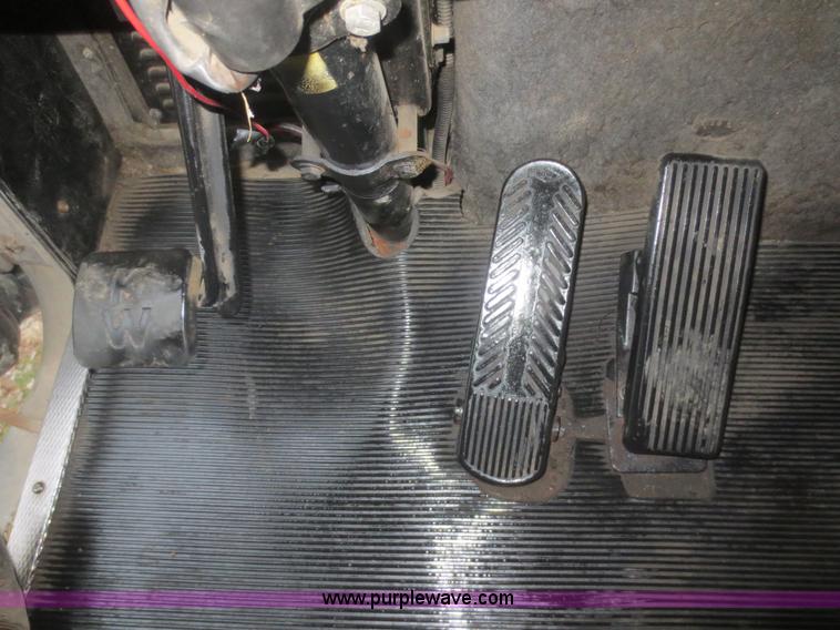 image for item D2238 1996 Kenworth W900L semi truck