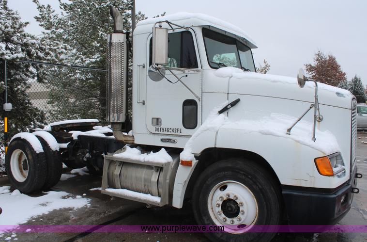 image for item I2383 1998 Freightliner FLD112 semi truck