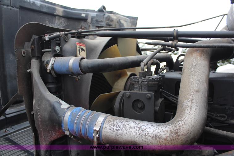 image for item I2383 1998 Freightliner FLD112 semi truck