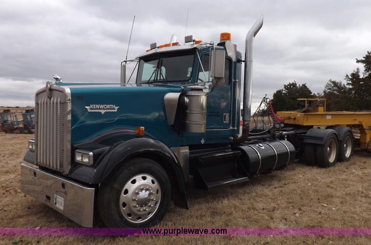 image for item K3110 1996 Kenworth W900 semi truck