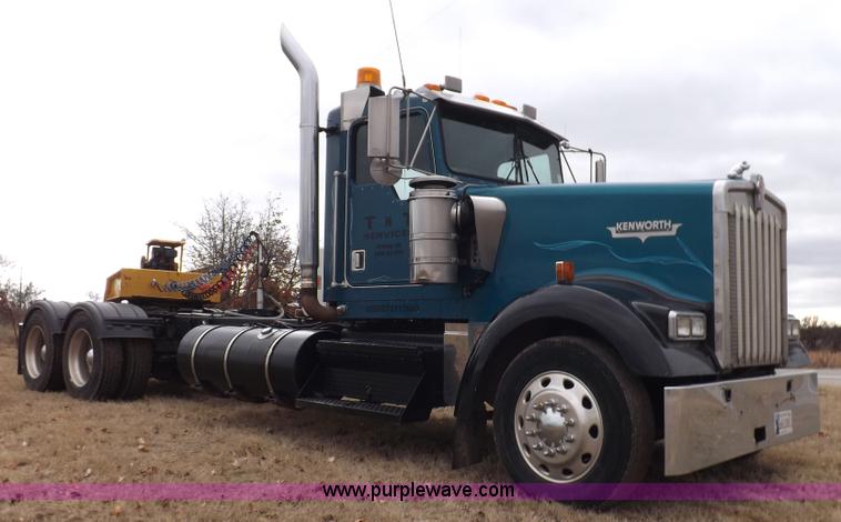image for item K3110 1996 Kenworth W900 semi truck