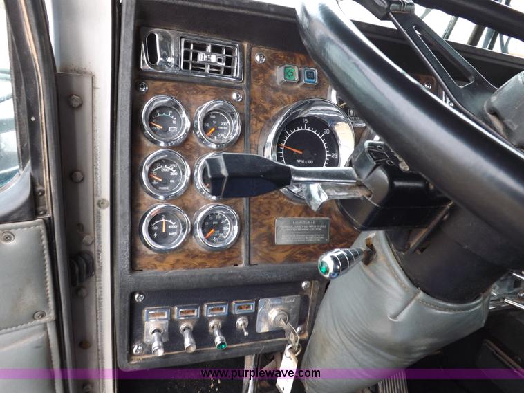 image for item K3110 1996 Kenworth W900 semi truck