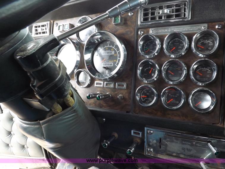 image for item K3110 1996 Kenworth W900 semi truck