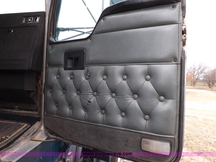 image for item K3110 1996 Kenworth W900 semi truck