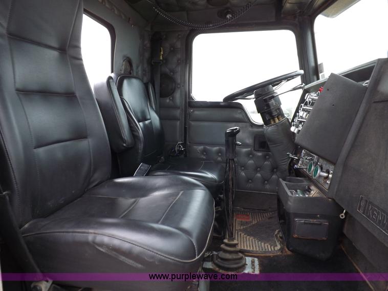 image for item K3110 1996 Kenworth W900 semi truck