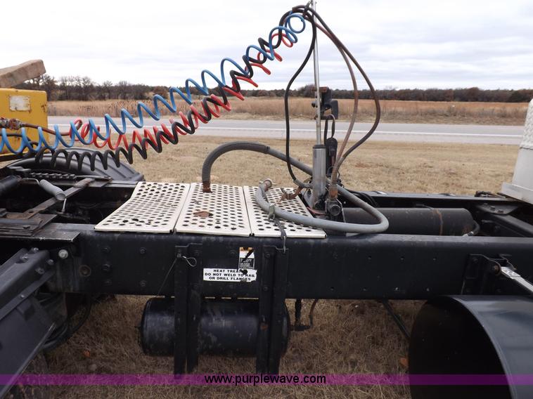 image for item K3110 1996 Kenworth W900 semi truck