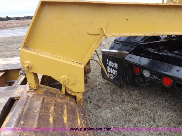 image for item K3111 1980 Performance 50 ton lowboy detachable triple axle trailer