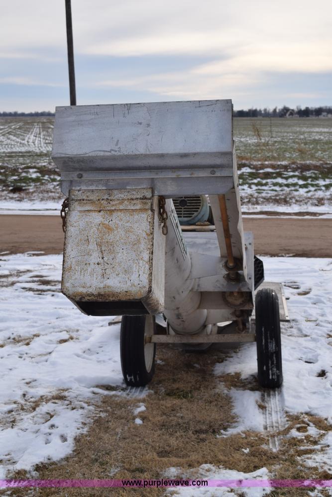 image for item BB9735 Speed King under car fertilizer conveyor