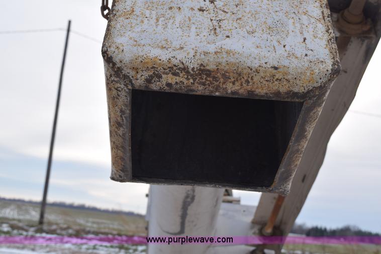 image for item BB9735 Speed King under car fertilizer conveyor