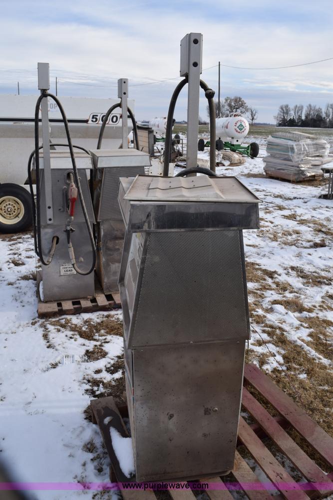 image for item BB9738 (3) gas pumps