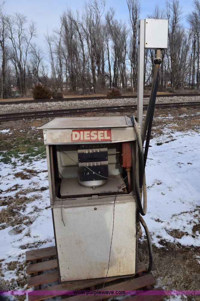 image for item BB9738 (3) gas pumps