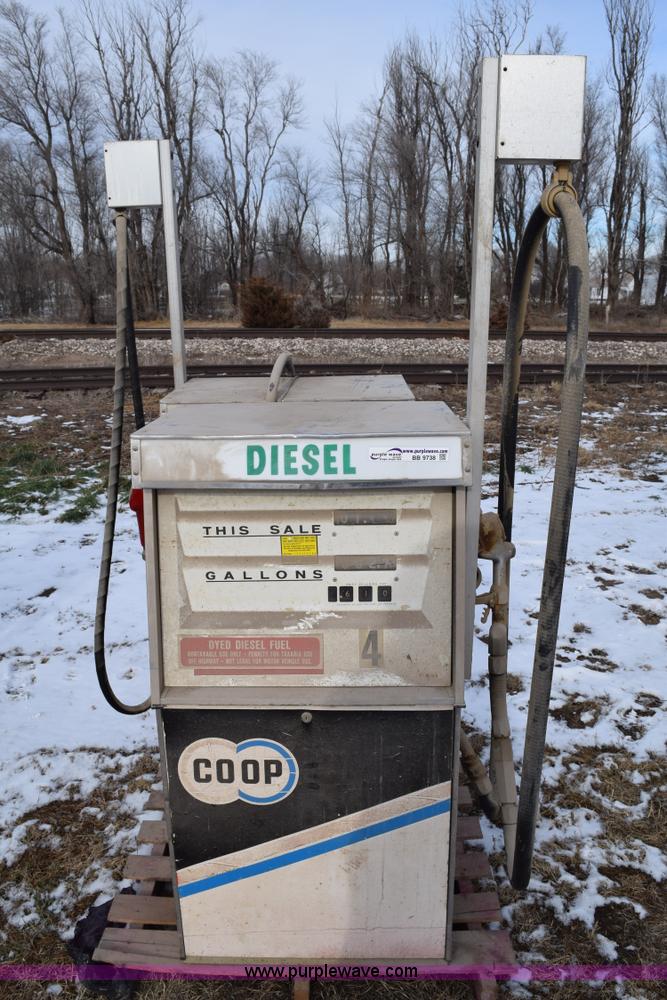 image for item BB9738 (3) gas pumps