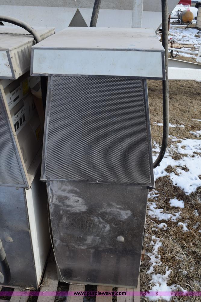 image for item BB9738 (3) gas pumps