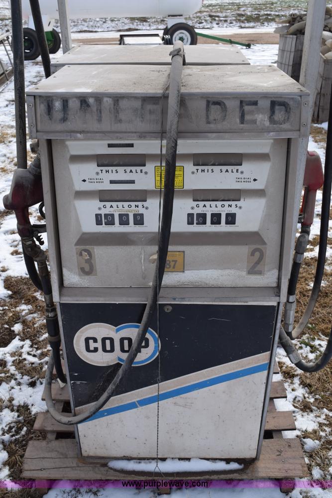 image for item BB9738 (3) gas pumps