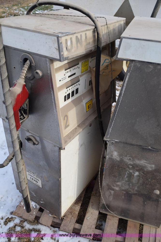 image for item BB9738 (3) gas pumps
