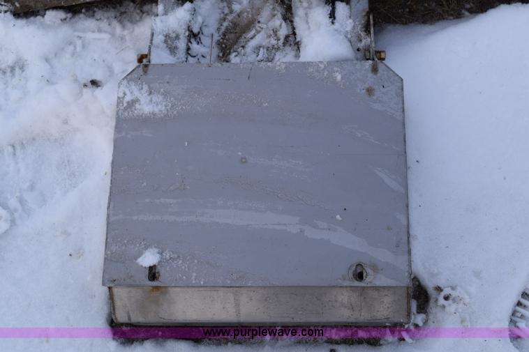 image for item BB9739 Under car fertilizer conveyor