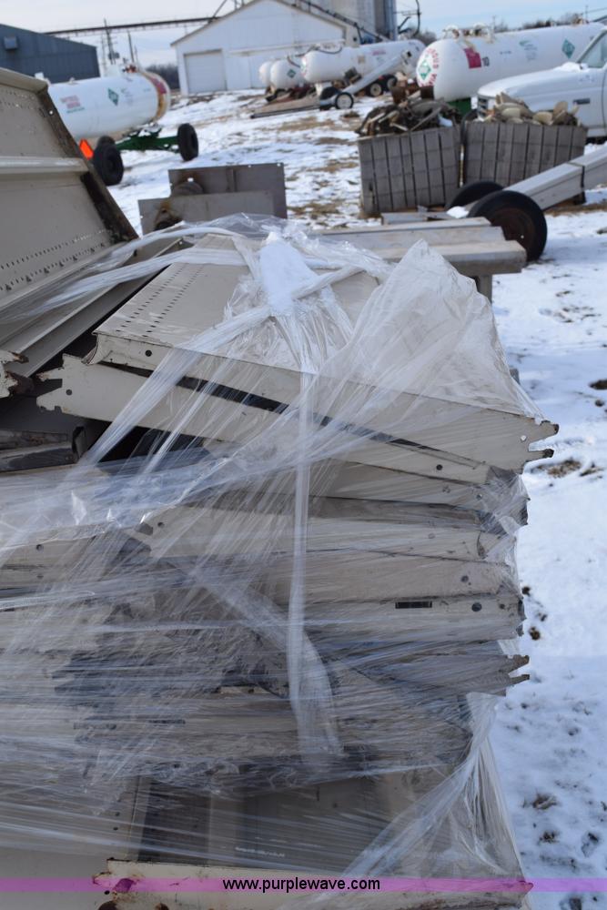 image for item BB9741 Assorted metal shelves