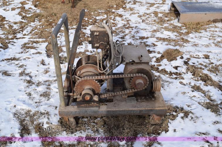 image for item BB9742 Portable electric winch/crane