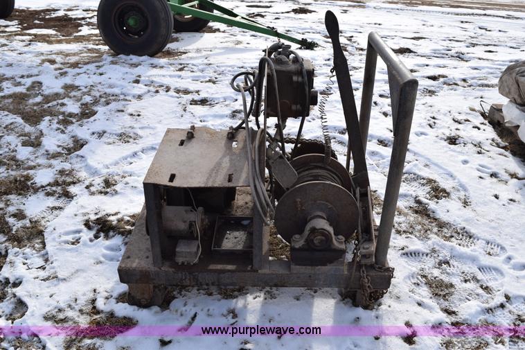 image for item BB9742 Portable electric winch/crane