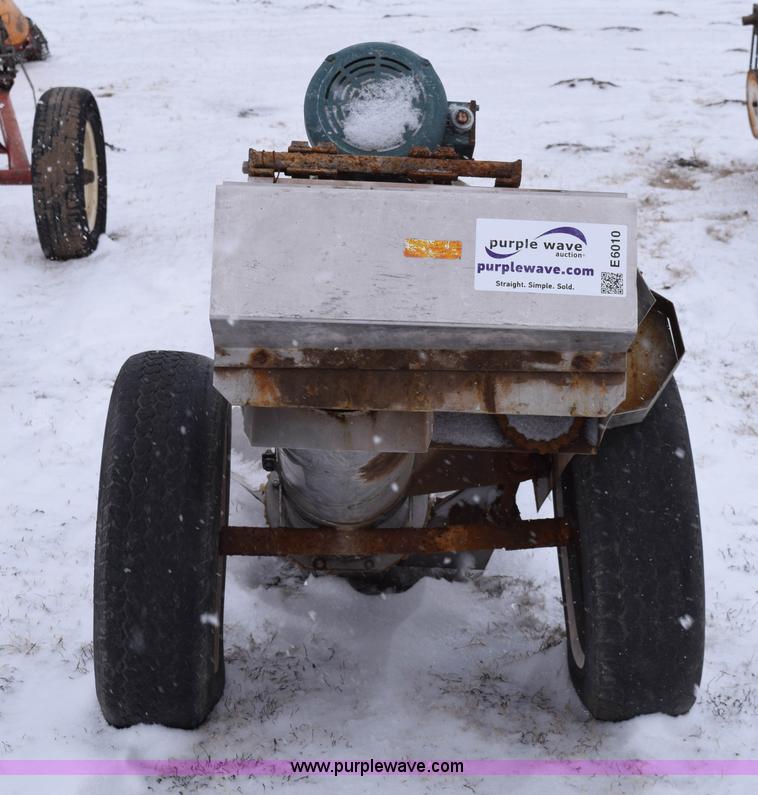 image for item E6010 Speed King under car fertilizer conveyor