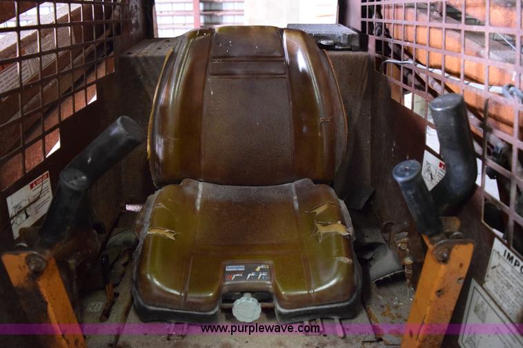 image for item E6017 1993 Case 1845C skid steer