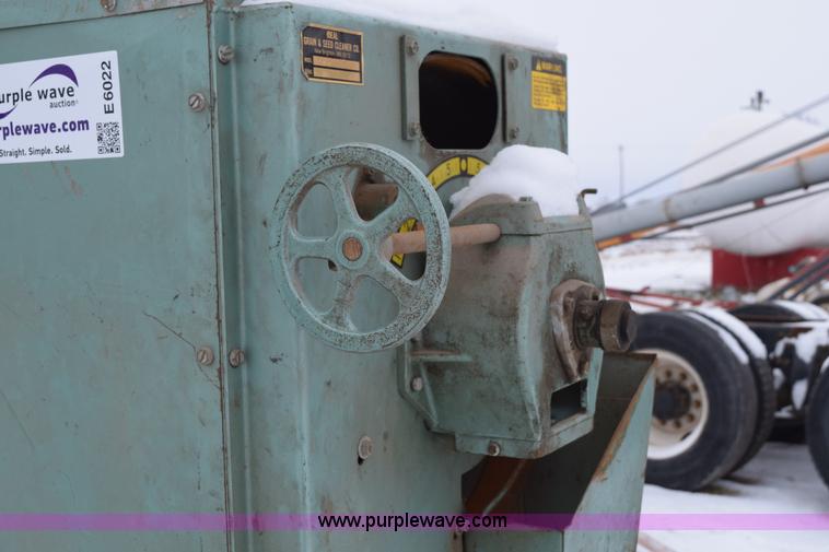 image for item E6022 Ideal cylinder separator